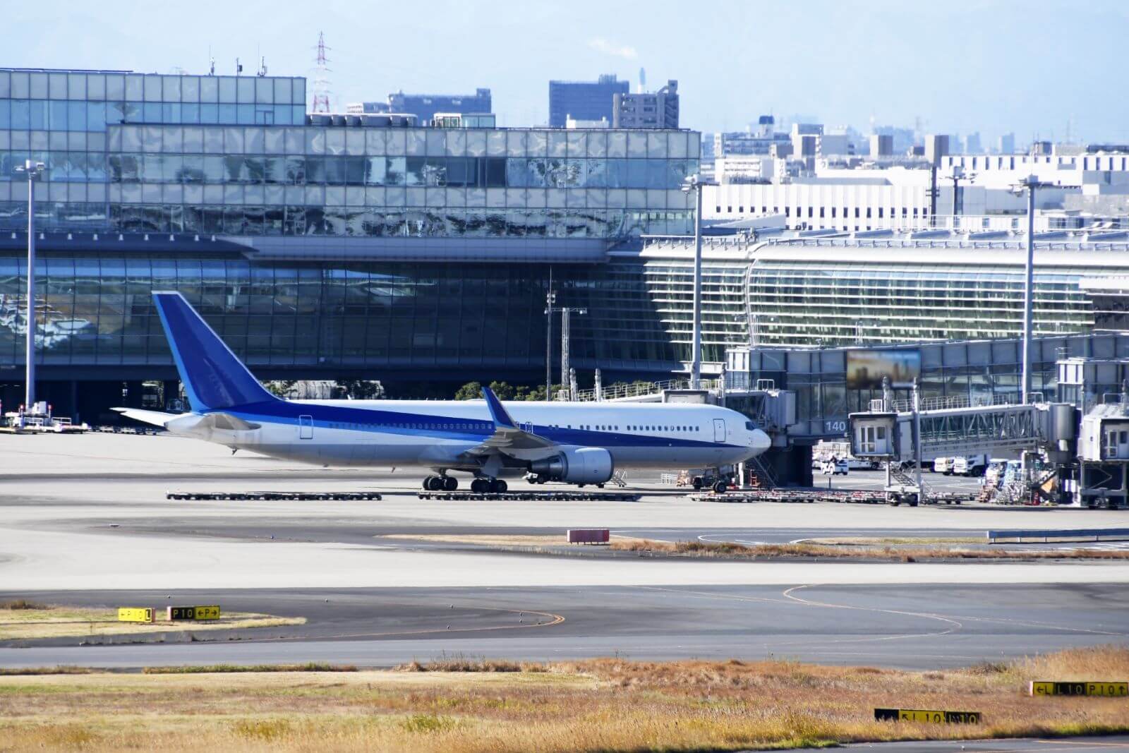 空港の飛行機